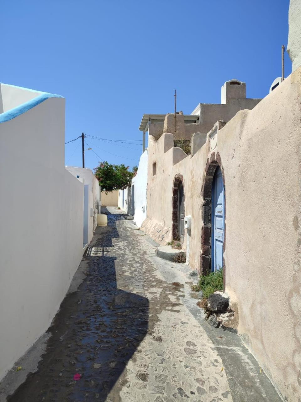 Fira Comfort Rooms Exterior foto