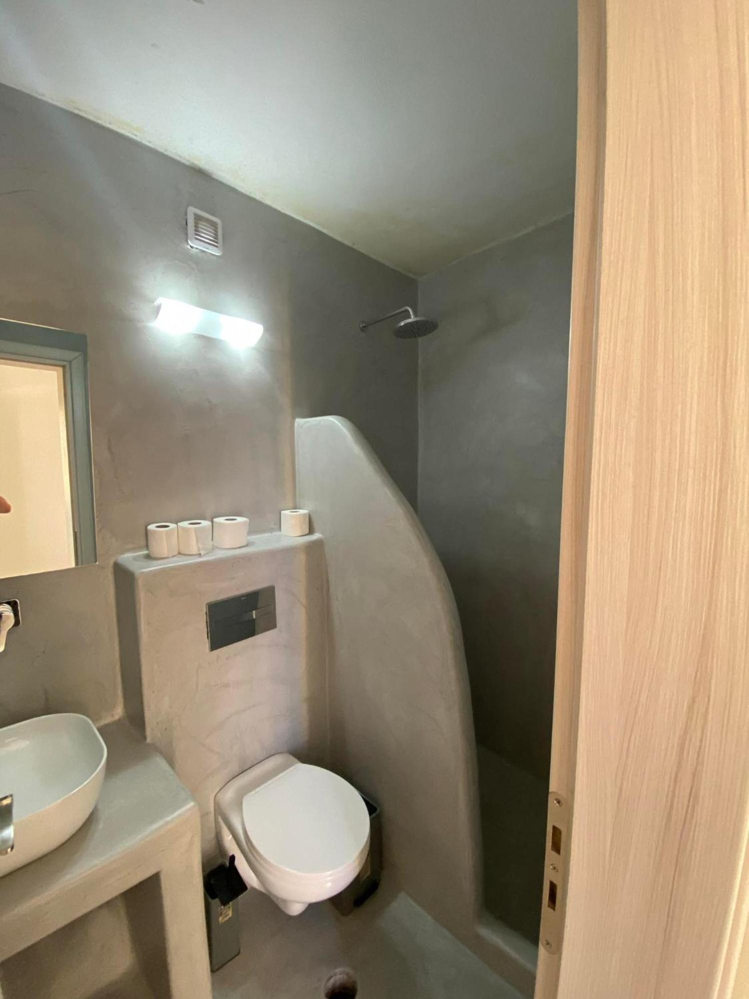 Fira Comfort Rooms Exterior foto