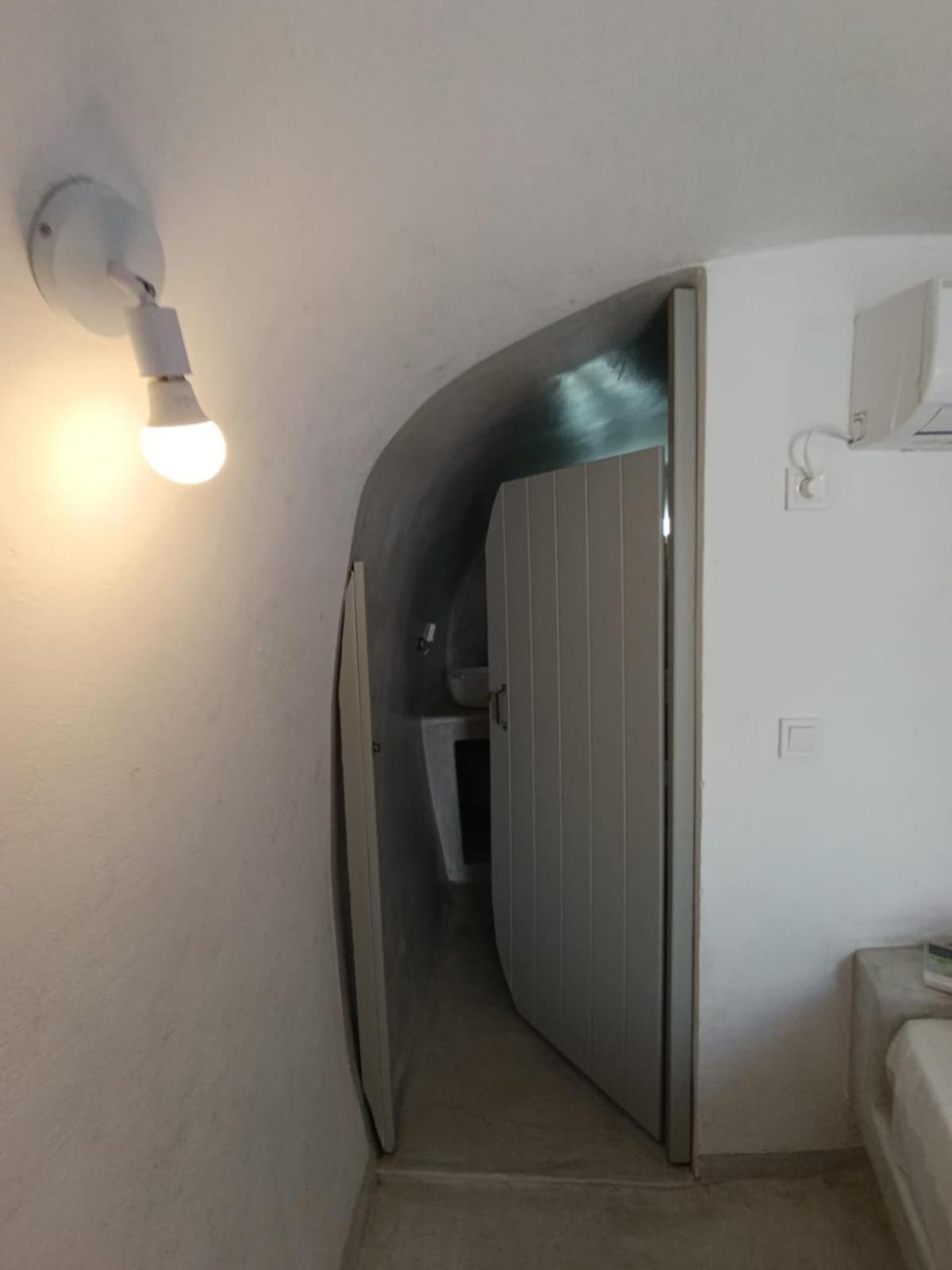 Fira Comfort Rooms Exterior foto