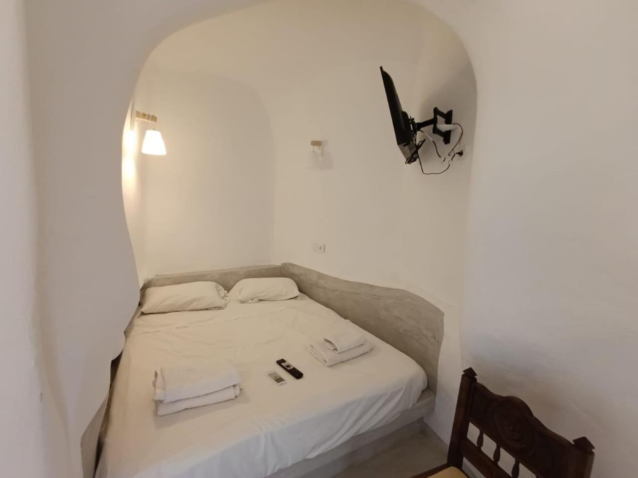 Fira Comfort Rooms Exterior foto